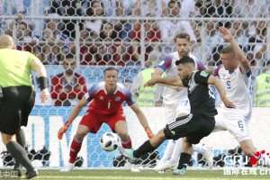  都灵主场顽强逼平豪门  