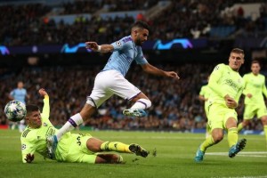 拜仁十连胜领跑积分榜  