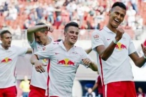  德甲新军上演逆袭好戏跻身欧联资格区  