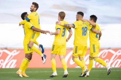  曼联主场爆冷负于升班马球队  