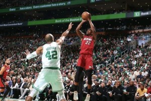  巴特勒三双热火逆转凯尔特人  