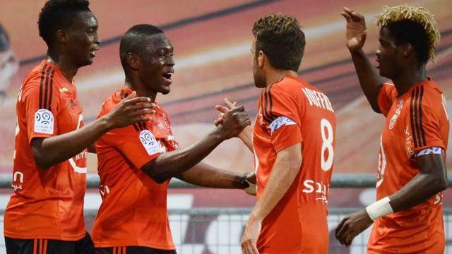  法甲新军洛里昂爆发，主场掀翻传统豪强  